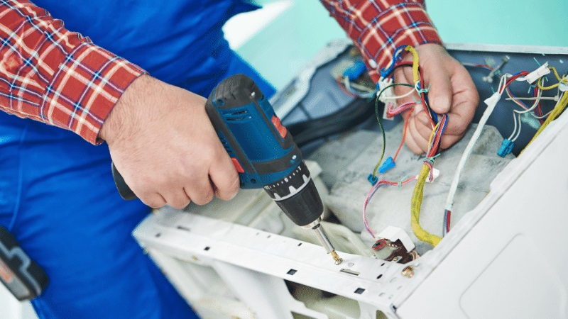 Derince Eminçelik Eminçelik çamaşır makinesi kart tamiri – Su almama arızası orijinal parça ile giderildi. - Teknik servis örneği